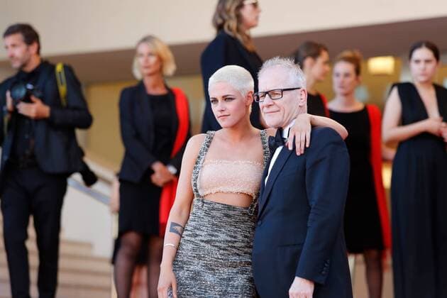 Kristen Stewart CINEMA : 70 eme Festival de Cannes - Tapis Rouge 120 Battements Par Minute - 20 05 2017 LoicThebaud Panoramic 