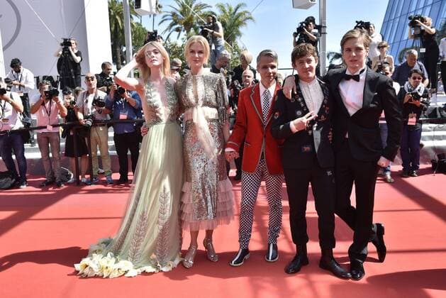 217834 Degun-Paoli Starface 2017-05-21 Cannes France 70eme Festival International du Film de Cannes. Montee des Marches du film How to Talk to Girls at Parties . 70th International Cannes Film Festival. Red Carpet of How to Talk to Girls at Parties movie. Kidman, Nicole; Fanning, Elle; Mitchell, John Cameron; Sharp, Alex; Lewis, Aj  Copyright: xDegun-Paolix STAR_217834_038