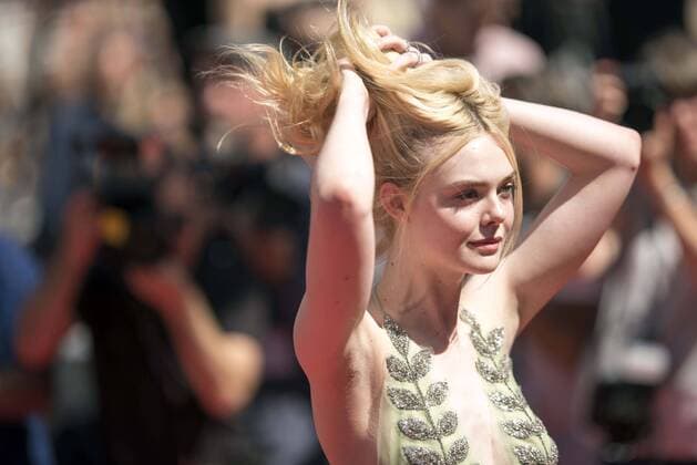 Foto IPP Daniele CifalÃ 21 05 2017 70 Â° Cannes Film Festival HOW TO TALK TO GIRLS AT PARTIES Premier nella foto : Elle Fanning  0