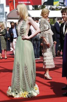 Elle Fanning and Nicole Kidman at the How To Talk To Girls At Parties premiere during the 70th Cannes Film Festival at the Palais des Festivals on May 21, 2017 in Cannes, France Foto:xD.xBedrosianx xFuturexImage