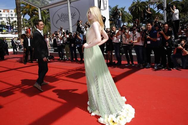 Elle Fanning at the How To Talk To Girls At Parties premiere during the 70th Cannes Film Festival at the Palais des Festivals on May 21, 2017 in Cannes, France Foto:xD.xBedrosianx xFuturexImage