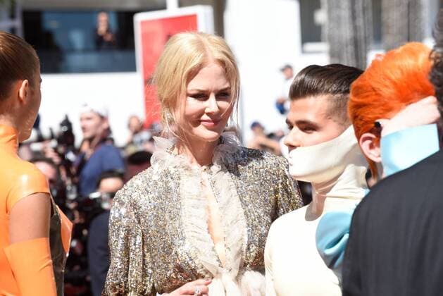 Nicole Kidman CINEMA : 70 eme Festival de Cannes - Tapis Rouge - How To Talk To Girls At Parties - 21 05 2017 LoicThebaud Panoramic 