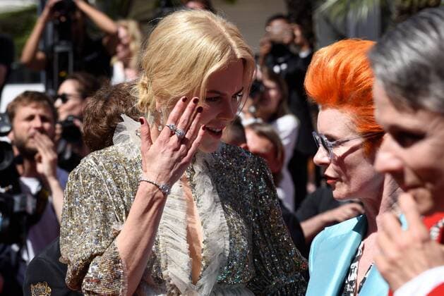Nicole Kidman CINEMA : 70 eme Festival de Cannes - Tapis Rouge - How To Talk To Girls At Parties - 21 05 2017 LoicThebaud Panoramic 