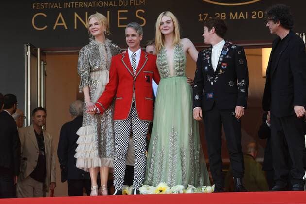217843 Degun-Paoli Starface 2017-05-21 Cannes France 70eme Festival International du Film de Cannes. Redescente du film How to Talk to Girls at Parties . 70th International Cannes Film Festival. Cast of How to talk to Girls at parties leaving the screening. Kidman, Nicole; Fanning, Elle  Copyright: xDegun-Paolix STAR_217843_034