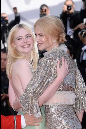 217843 Degun-Paoli Starface 2017-05-21 Cannes France 70eme Festival International du Film de Cannes. Redescente du film How to Talk to Girls at Parties . 70th International Cannes Film Festival. Cast of How to talk to Girls at parties leaving the screening. Kidman, Nicole; Fanning, Elle  Copyright: xDegun-Paolix STAR_217843_049