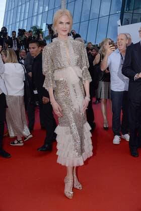 217843 Degun-Paoli Starface 2017-05-21 Cannes France 70eme Festival International du Film de Cannes. Redescente du film How to Talk to Girls at Parties . 70th International Cannes Film Festival. Cast of How to talk to Girls at parties leaving the screening. Kidman, Nicole  Copyright: xDegun-Paolix STAR_217843_063