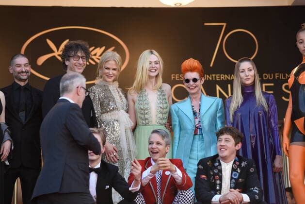 Nicole Kidman, Elle Fanning CINEMA : 70 eme Festival de Cannes - Tapis Rouge - How To Talk To Girls At Parties - 21 05 2017 LoicThebaud Panoramic 