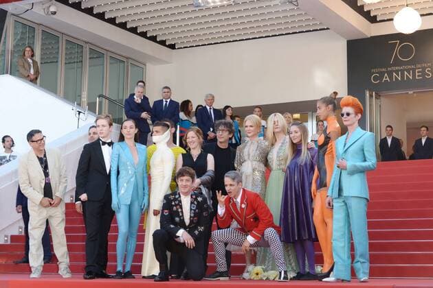 May 21, 2017 - Cannes, France - CANNES, FRANCE - MAY 21: Actresses Nicole Kidman, Elle Fanning, actors Alex Sharp, AJ Lewis, director John Cameron Mitchell and the cast of the movie attend the How To Talk To Girls At Parties screening during the 70th annual Cannes Film Festival at Palais des Festivals on May 21, 2017 in Cannes, France Cannes France - ZUMAi09_ 20170521_zaf_i09_030 Copyright: xFrederickxInjimbertx