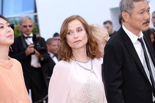217837 Degun-Paoli Starface 2017-05-21 Cannes France 70eme Festival International du Film de Cannes. Montee des Marches du film The Meyerowitz Stories . 70th International Cannes Film Festival. Red Carpet of The Meyerowitz Stories movie Huppert, Isabelle  Copyright: xDegun-Paolix STAR_217837_007