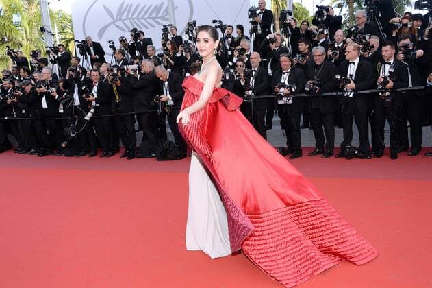 217837 Degun-Paoli Starface 2017-05-21 Cannes France 70eme Festival International du Film de Cannes. Montee des Marches du film The Meyerowitz Stories . 70th International Cannes Film Festival. Red Carpet of The Meyerowitz Stories movie Hargate, Araya Alberta  Copyright: xDegun-Paolix STAR_217837_009