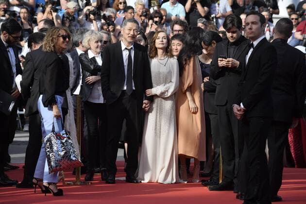 217837 Degun-Paoli Starface 2017-05-21 Etats-Unis 70eme Festival International du Film de Cannes. Montee des Marches du film The Meyerowitz Stories . 70th International Cannes Film Festival. Red Carpet of The Meyerowitz Stories movie Huppert, Isabelle  Copyright: xDegun-Paolix STAR_217837_089