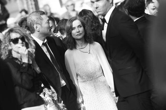 217837 Degun-Paoli Starface 2017-05-21 Cannes France 70eme Festival International du Film de Cannes. Montee des Marches du film The Meyerowitz Stories . 70th International Cannes Film Festival. Red Carpet of The Meyerowitz Stories movie Huppert, Isabelle; Hong, Sang-soo  Copyright: xDegun-Paolix STAR_217837_162