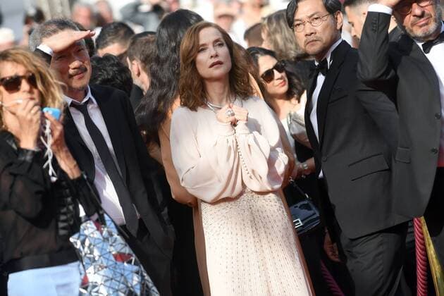 217837 Degun-Paoli Starface 2017-05-21 Cannes France 70eme Festival International du Film de Cannes. Montee des Marches du film The Meyerowitz Stories . 70th International Cannes Film Festival. Red Carpet of The Meyerowitz Stories movie Huppert, Isabelle  Copyright: xDegun-Paolix STAR_217837_166