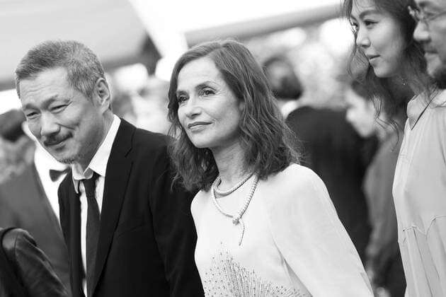 217837 Degun-Paoli Starface 2017-05-21 Cannes France 70eme Festival International du Film de Cannes. Montee des Marches du film The Meyerowitz Stories . 70th International Cannes Film Festival. Red Carpet of The Meyerowitz Stories movie Huppert, Isabelle; Hong, Sang-soo  Copyright: xDegun-Paolix STAR_217837_167