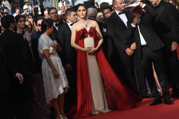 217837 Degun-Paoli Starface 2017-05-21 Cannes France 70eme Festival International du Film de Cannes. Montee des Marches du film The Meyerowitz Stories . 70th International Cannes Film Festival. Red Carpet of The Meyerowitz Stories movie Hargate, Araya Alberta  Copyright: xDegun-Paolix STAR_217837_170