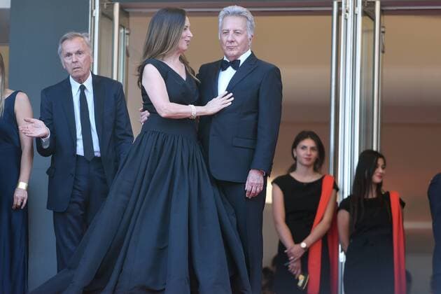 217837 Degun-Paoli Starface 2017-05-21 Cannes France 70eme Festival International du Film de Cannes. Montee des Marches du film The Meyerowitz Stories . 70th International Cannes Film Festival. Red Carpet of The Meyerowitz Stories movie Hoffman, Dustin; Gottsegen-Hoffman, Lisa  Copyright: xDegun-Paolix STAR_217837_188