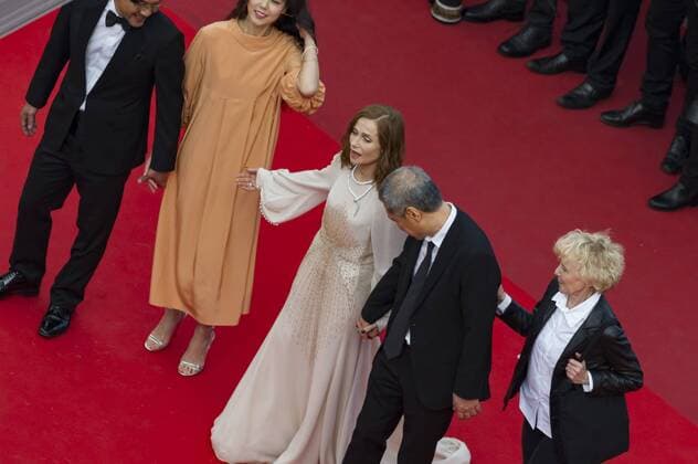 217839 Scanella Starface 2017-05-21 Cannes France 70eme Festival International du Film de Cannes. Montee des Marches du film The Meyerowitz Stories . 70th International Cannes Film Festival. Red Carpet of The Meyerowitz Stories movie . Huppert, Isabelle; Kurosawa, Kiyoshi  Copyright: xScanellax STAR_217839_009