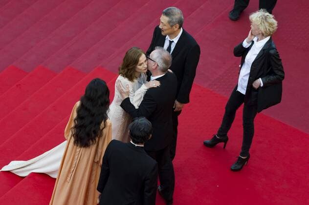 217839 Scanella Starface 2017-05-21 Cannes France 70eme Festival International du Film de Cannes. Montee des Marches du film The Meyerowitz Stories . 70th International Cannes Film Festival. Red Carpet of The Meyerowitz Stories movie . Huppert, Isabelle; Kurosawa, Kiyoshi  Copyright: xScanellax STAR_217839_012