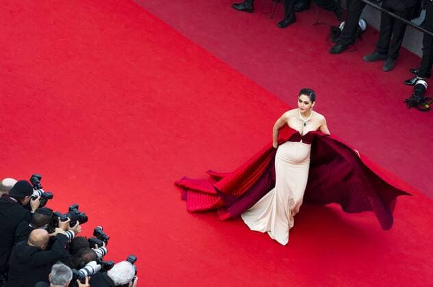 217839 Scanella Starface 2017-05-21 Cannes France 70eme Festival International du Film de Cannes. Montee des Marches du film The Meyerowitz Stories . 70th International Cannes Film Festival. Red Carpet of The Meyerowitz Stories movie . Hargate, Araya Alberta  Copyright: xScanellax STAR_217839_018