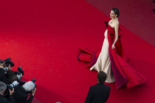 217839 Scanella Starface 2017-05-21 Cannes France 70eme Festival International du Film de Cannes. Montee des Marches du film The Meyerowitz Stories . 70th International Cannes Film Festival. Red Carpet of The Meyerowitz Stories movie . Hargate, Araya Alberta  Copyright: xScanellax STAR_217839_019