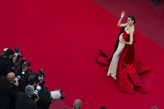 217839 Scanella Starface 2017-05-21 Cannes France 70eme Festival International du Film de Cannes. Montee des Marches du film The Meyerowitz Stories . 70th International Cannes Film Festival. Red Carpet of The Meyerowitz Stories movie . Hargate, Araya Alberta  Copyright: xScanellax STAR_217839_020