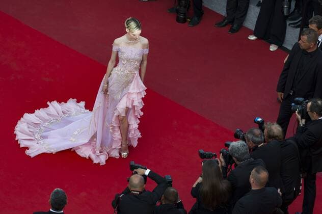 217839 Scanella Starface 2017-05-21 Cannes France 70eme Festival International du Film de Cannes. Montee des Marches du film The Meyerowitz Stories . 70th International Cannes Film Festival. Red Carpet of The Meyerowitz Stories movie . Rocha, Coco  Copyright: xScanellax STAR_217839_047