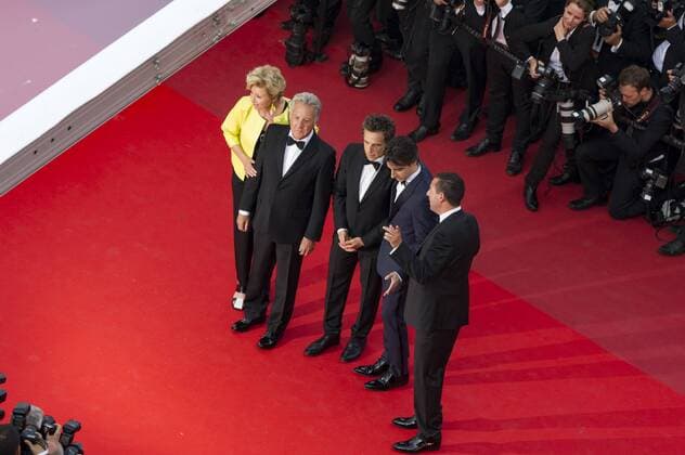 217839 Scanella Starface 2017-05-21 Cannes France 70eme Festival International du Film de Cannes. Montee des Marches du film The Meyerowitz Stories . 70th International Cannes Film Festival. Red Carpet of The Meyerowitz Stories movie . Hoffman, Dustin; Stiller, Ben; Thompson, Emma; Sandler, Adam; Baumbach, Noah  Copyright: xScanellax STAR_217839_056