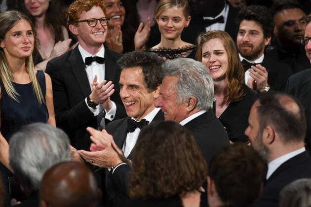 217847 Serge Arnal Starface 2017-05-21 Cannes France Exclusif: 70eme festival International du Film de Cannes. Ambiance fin de projection The Meyerowitz Stories . 70th International Cannes Film Festival. Atmosphere at the end of the screening EXCLUSIVE Hoffman, Dustin  Copyright: xSergexArnalx xStarfacex STAR_217847_019