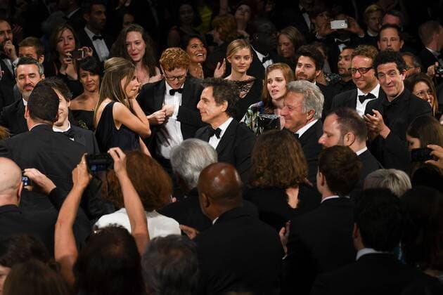 217847 Serge Arnal Starface 2017-05-21 Cannes France Exclusif: 70eme festival International du Film de Cannes. Ambiance fin de projection The Meyerowitz Stories . 70th International Cannes Film Festival. Atmosphere at the end of the screening EXCLUSIVE Hoffman, Dustin; Stiller, Ben  Copyright: xSergexArnalx xStarfacex STAR_217847_022