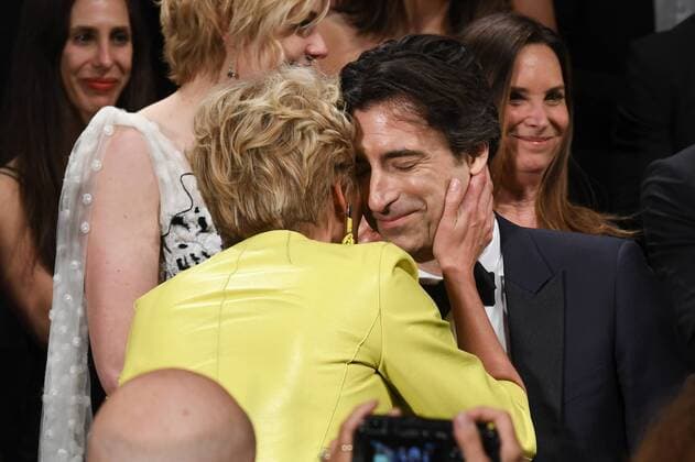 217847 Serge Arnal Starface 2017-05-21 Cannes France Exclusif: 70eme festival International du Film de Cannes. Ambiance fin de projection The Meyerowitz Stories . 70th International Cannes Film Festival. Atmosphere at the end of the screening EXCLUSIVE Thompson, Emma; Baumbach, Noah  Copyright: xSergexArnalx xStarfacex STAR_217847_001