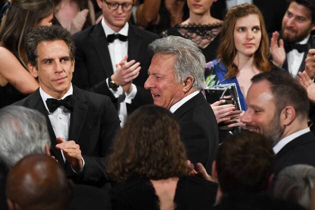 Bilder des Tages 217847 Serge Arnal Starface 2017-05-21 Cannes France Exclusif: 70eme festival International du Film de Cannes. Ambiance fin de projection The Meyerowitz Stories . 70th International Cannes Film Festival. Atmosphere at the end of the screening EXCLUSIVE Hoffman, Dustin; Stiller, Ben  Copyright: xSergexArnalx xStarfacex STAR_217847_014