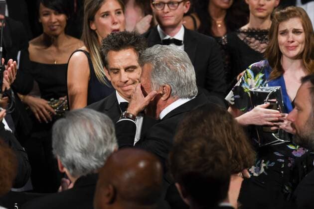 217847 Serge Arnal Starface 2017-05-21 Cannes France Exclusif: 70eme festival International du Film de Cannes. Ambiance fin de projection The Meyerowitz Stories . 70th International Cannes Film Festival. Atmosphere at the end of the screening EXCLUSIVE Hoffman, Dustin; Stiller, Ben  Copyright: xSergexArnalx xStarfacex STAR_217847_015