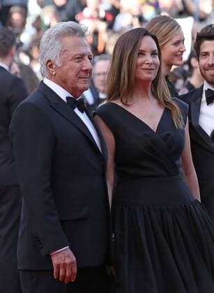 Dustin Hoffman (L) and Lisa Hoffman arrive on the red carpet before the screening of the film The Meyerowitz Stories (New and Selected) during the 70th annual Cannes International Film Festival in Cannes, France on May 21, 2017.  CAN20170521117 DAVIDxSILPA