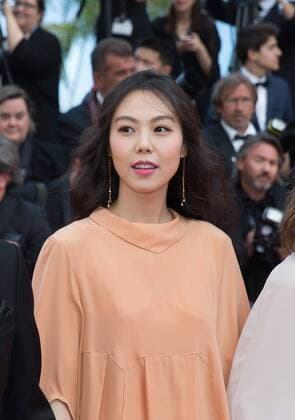 (170521) -- CANNES, May 21, 2017 -- South Korean actress Kim Min-hee poses on the red carpet for the screening of the film The Meyerowitz Stories in competition at the 70th Cannes International Film Festival in Cannes, France, on May 21, 2017. ) FRANCE-CANNES-FILM FESTIVAL- THE MEYEROWITZ STORIES -RED CARPET XuxJinquan 