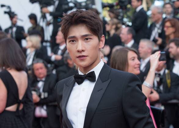 (170521) -- CANNES, May 21, 2017 -- Chinese actor Jing Boran poses on the red carpet for the screening of the film The Meyerowitz Stories in competition at the 70th Cannes International Film Festival in Cannes, France, on May 21, 2017. ) FRANCE-CANNES-FILM FESTIVAL- THE MEYEROWITZ STORIES -RED CARPET XuxJinquan 