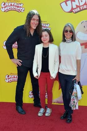 Weird Al Yankovic mit Familie bei der Premiere des Animationsfilms Captain Underpants: The First Epic Movie in Regency Village Theatre. Westwood, 21.05.2017 Foto:xD.xStarbuckx xFuturexImage