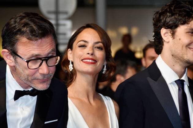 Michel Hazanavicius, Berenice Bejo, Louis Garel, Stacy Martin CINEMA : 70 eme Festival de Cannes - Tapis Rouge Le Redoutable - 21 05 2017 LoicThebaud Panoramic 