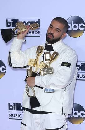 May 21, 2017 - Las Vegas, NV, United States - 21 May 2017 - Las Vegas, Nevada - Drake. 2017 Billboard Music Awards Press Room at T-Mobile Arena. Photo Credit: MJT AdMedia Las Vegas United States - ZUMAa123 20170521_zaa_a123_466 Copyright: xMjt Admediax
