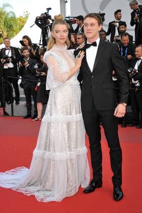 Anya Taylor-Joy and George MacKay attending the The Meyerowitz Stories premiere during the 70th Cannes Film Festival at the Palais des Festivals in Cannes on May 21, 2017. Foto:xL.xFontanax xFuturexImage