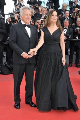 Dustin Hoffman and his wife Lisa attending the The Meyerowitz Stories premiere during the 70th Cannes Film Festival at the Palais des Festivals in Cannes on May 21, 2017. Foto:xL.xFontanax xFuturexImage