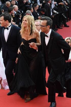 217880 Serge Arnal Starface 2017-05-22 Cannes France 70eme Festival International du Film de Cannes. Montee des Marches du film Mise a Mort du Cerf Sacre . 70th International Cannes Film Festival. Red Carpet of Mise a Mort du Cerf Sacre movie Kiberlain, Sandrine  Copyright: xSergexArnalx xStarfacex STAR_217880_021