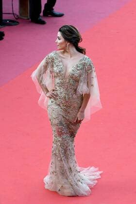 217880 Serge Arnal Starface 2017-05-22 Cannes France 70eme Festival International du Film de Cannes. Montee des Marches du film Mise a Mort du Cerf Sacre . 70th International Cannes Film Festival. Red Carpet of Mise a Mort du Cerf Sacre movie Longoria, Eva  Copyright: xSergexArnalx xStarfacex STAR_217880_029