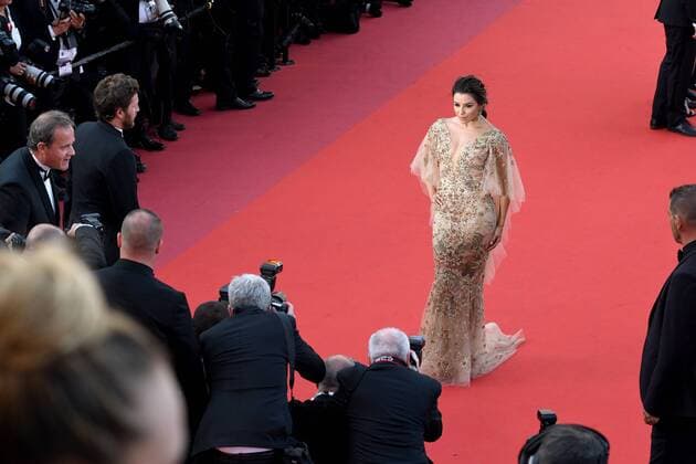 217880 Serge Arnal Starface 2017-05-22 Cannes France 70eme Festival International du Film de Cannes. Montee des Marches du film Mise a Mort du Cerf Sacre . 70th International Cannes Film Festival. Red Carpet of Mise a Mort du Cerf Sacre movie Longoria, Eva  Copyright: xSergexArnalx xStarfacex STAR_217880_031