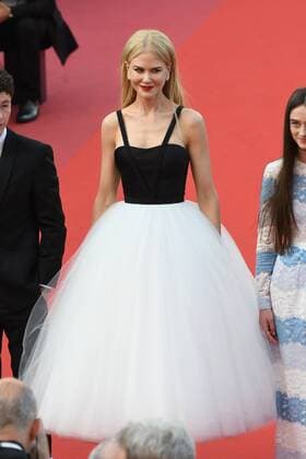 217880 Serge Arnal Starface 2017-05-22 Cannes France 70eme Festival International du Film de Cannes. Montee des Marches du film Mise a Mort du Cerf Sacre . 70th International Cannes Film Festival. Red Carpet of Mise a Mort du Cerf Sacre movie Kidman, Nicole  Copyright: xSergexArnalx xStarfacex STAR_217880_042