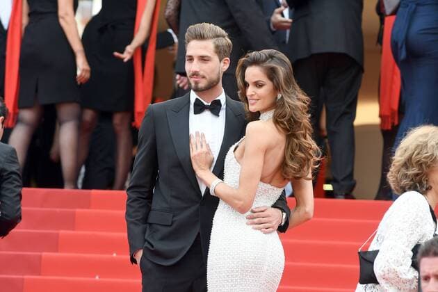 Bilder des Tages 217879 Degun-Paoli Starface 2017-05-22 Cannes Etats-Unis 70eme Festival International du Film de Cannes. Montee des Marches du film Mise a Mort du Cerf Sacre . 70th International Cannes Film Festival. Red Carpet of Mise a Mort du Cerf Sacre movie Goulart, Izabel; Trapp, Kevin  Copyright: xDegun-Paolix STAR_217879_015
