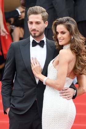 217879 Degun-Paoli Starface 2017-05-22 Cannes Etats-Unis 70eme Festival International du Film de Cannes. Montee des Marches du film Mise a Mort du Cerf Sacre . 70th International Cannes Film Festival. Red Carpet of Mise a Mort du Cerf Sacre movie Goulart, Izabel; Trapp, Kevin  Copyright: xDegun-Paolix STAR_217879_016