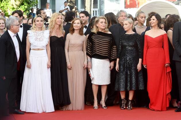 217879 Degun-Paoli Starface 2017-05-22 Cannes Etats-Unis 70eme Festival International du Film de Cannes. Montee des Marches du film Mise a Mort du Cerf Sacre . 70th International Cannes Film Festival. Red Carpet of Mise a Mort du Cerf Sacre movie Beart, Emmanuelle; Binoche, Juliette; Huppert, Isabelle; Deneuve, Catherine; Bouchez, Elodie; Kiberlain, Sandrine  Copyright: xDegun-Paolix STAR_217879_031