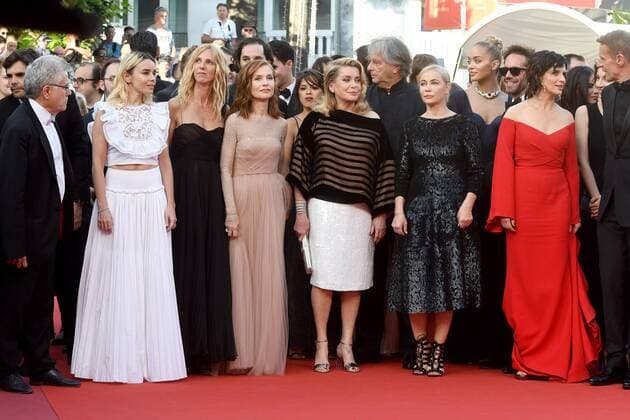 217879 Degun-Paoli Starface 2017-05-22 Cannes Etats-Unis 70eme Festival International du Film de Cannes. Montee des Marches du film Mise a Mort du Cerf Sacre . 70th International Cannes Film Festival. Red Carpet of Mise a Mort du Cerf Sacre movie Beart, Emmanuelle; Binoche, Juliette; Huppert, Isabelle; Deneuve, Catherine; Bouchez, Elodie; Kiberlain, Sandrine  Copyright: xDegun-Paolix STAR_217879_033