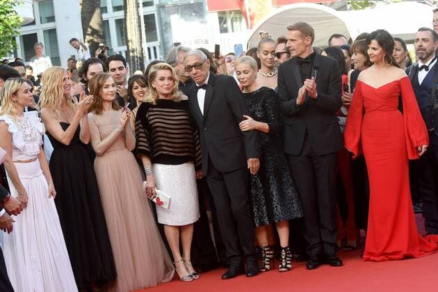 217879 Degun-Paoli Starface 2017-05-22 Cannes Etats-Unis 70eme Festival International du Film de Cannes. Montee des Marches du film Mise a Mort du Cerf Sacre . 70th International Cannes Film Festival. Red Carpet of Mise a Mort du Cerf Sacre movie Beart, Emmanuelle; Binoche, Juliette; Huppert, Isabelle; Deneuve, Catherine; Bouchez, Elodie; Wilson, Lambert; Téchiné André; Kiberlain, Sandrine  Copyright: xDegun-Paolix STAR_217879_036