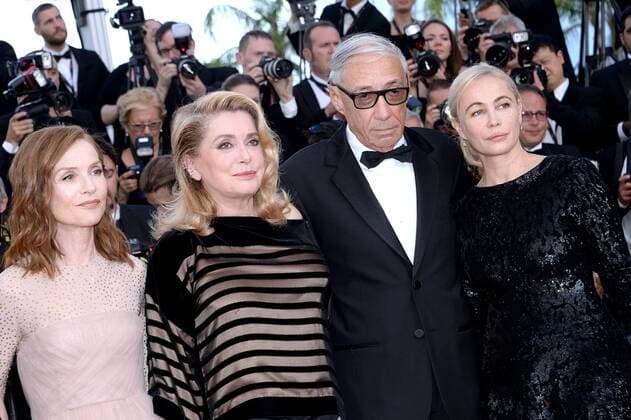 217879 Degun-Paoli Starface 2017-05-22 Cannes Etats-Unis 70eme Festival International du Film de Cannes. Montee des Marches du film Mise a Mort du Cerf Sacre . 70th International Cannes Film Festival. Red Carpet of Mise a Mort du Cerf Sacre movie Beart, Emmanuelle; Huppert, Isabelle; Deneuve, Catherine; Téchiné André  Copyright: xDegun-Paolix STAR_217879_160